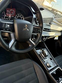 ميتسوبيشي اوتلاندر